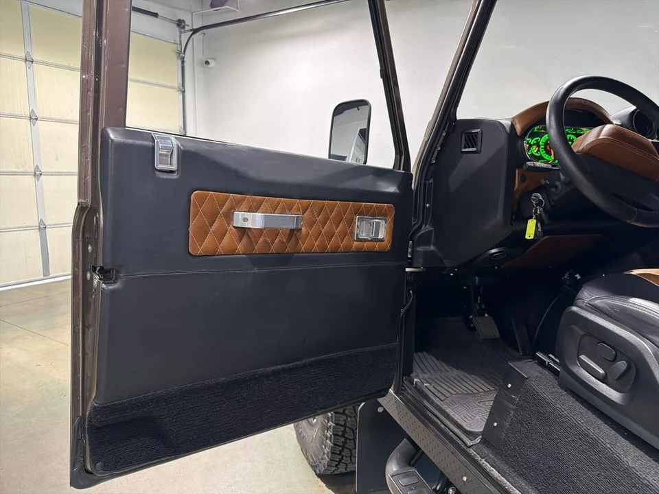 1995 Land Rover Defender 110 - Image 13 of 31