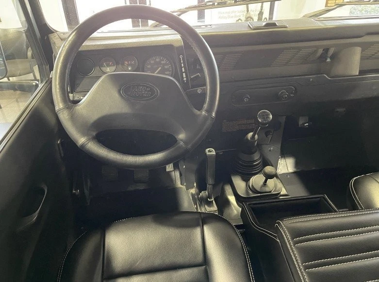 1995 Land Rover Defender 110 - Image 7 of 8