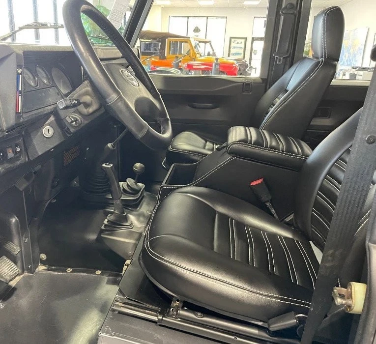 1995 Land Rover Defender 110 - Image 4 of 8