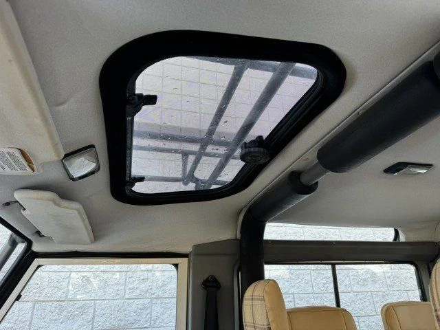 1995 Land Rover Defender 90 - Image 6 of 20