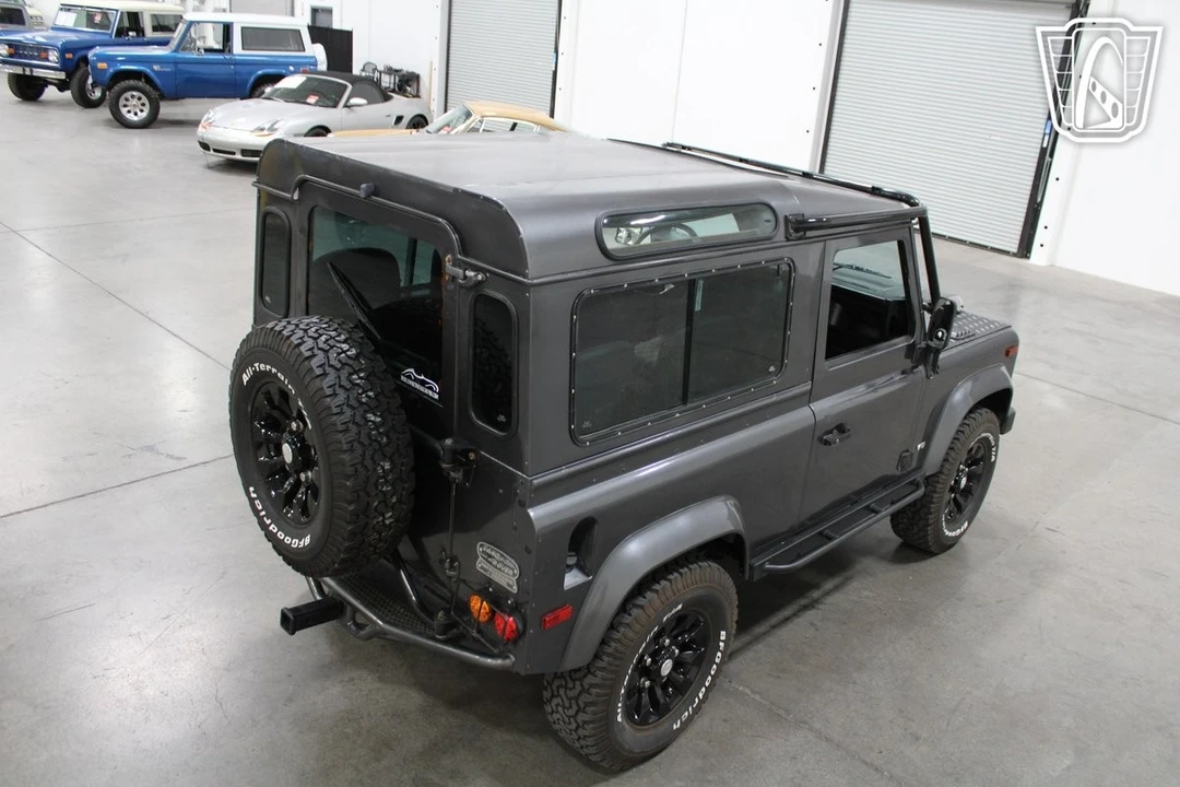 1995 Land Rover Defender 90 - Image 9 of 12
