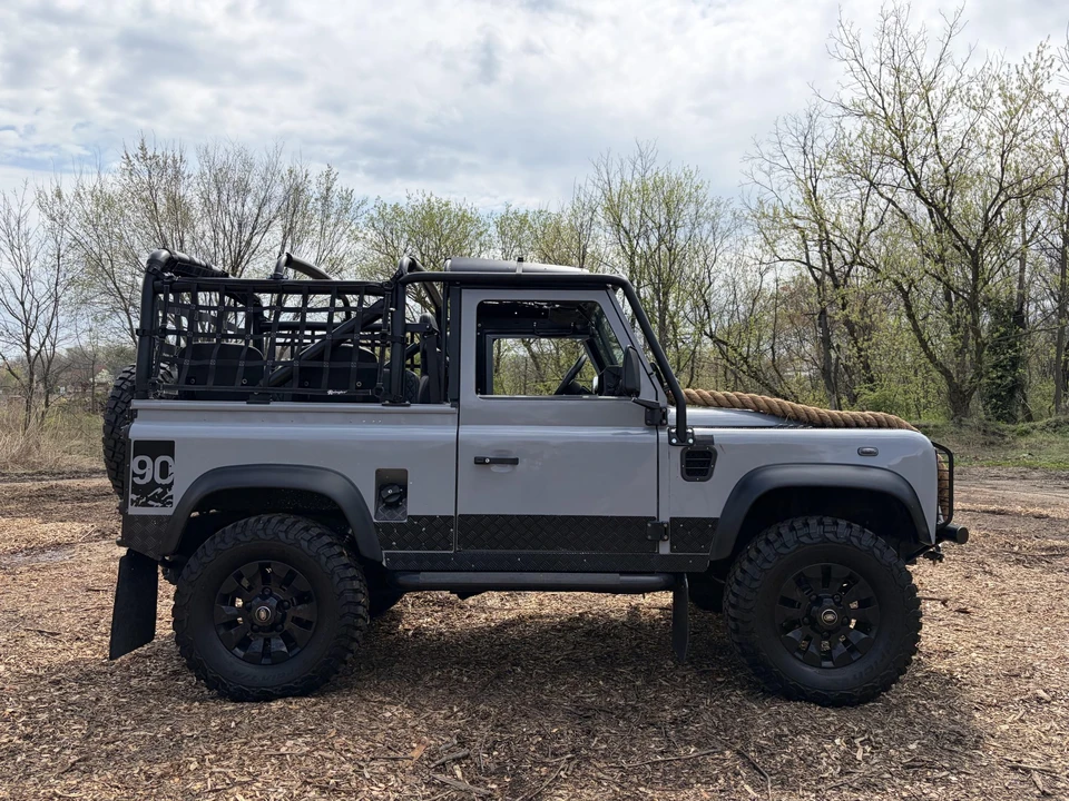 1995 Land Rover Defender 90 - Image 9 of 21