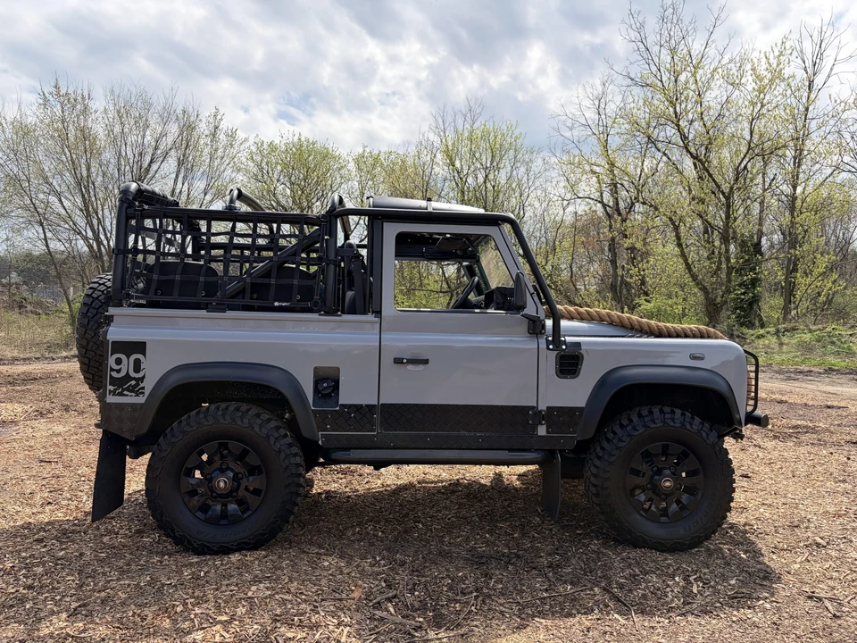 1995 Land Rover Defender 90 - Image 8 of 21