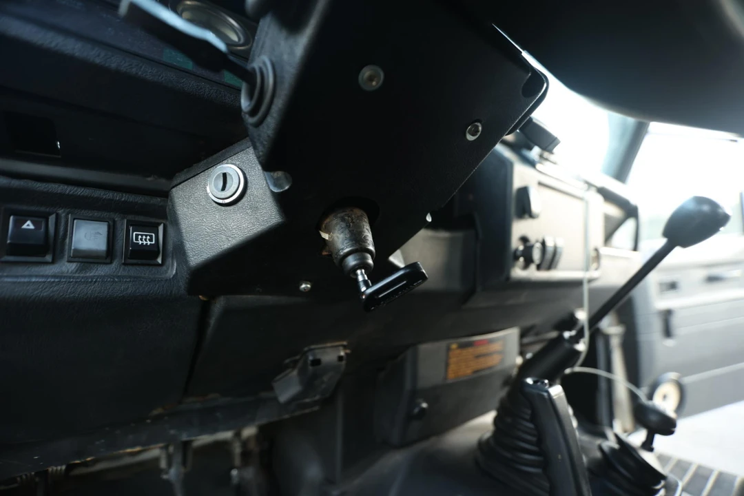 1995 Land Rover Defender 90 - Image 27 of 28