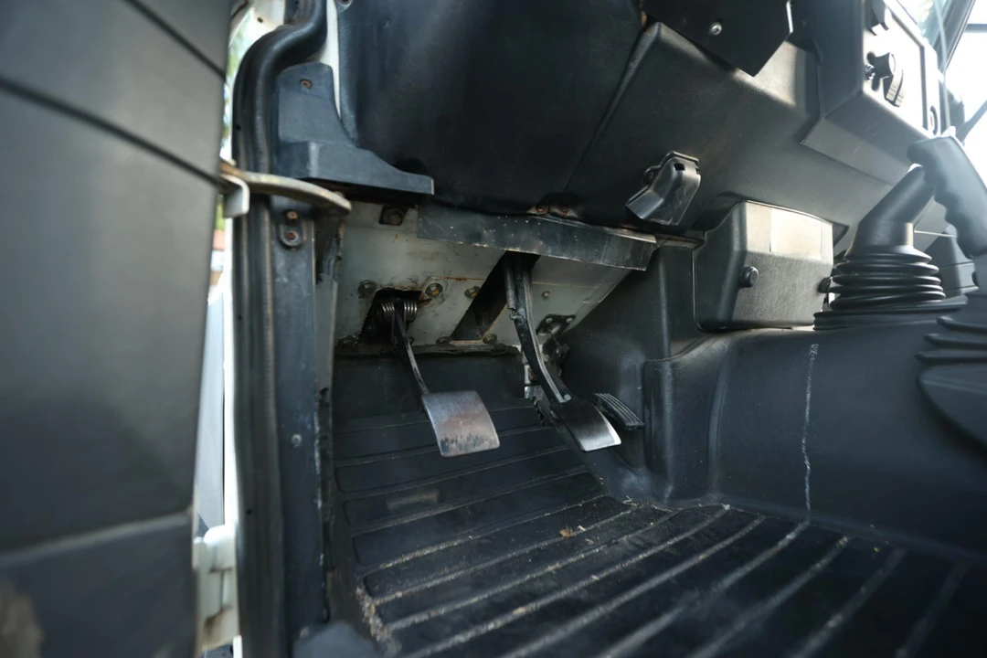 1995 Land Rover Defender 90 - Image 28 of 28