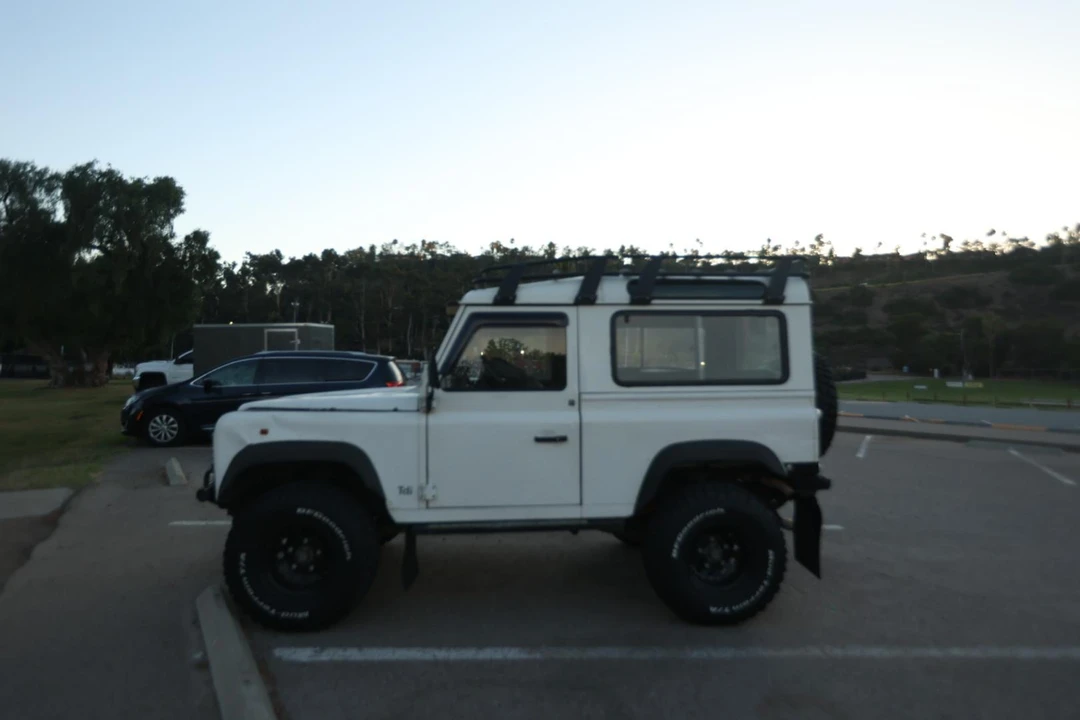 1995 Land Rover Defender 90 - Image 8 of 28