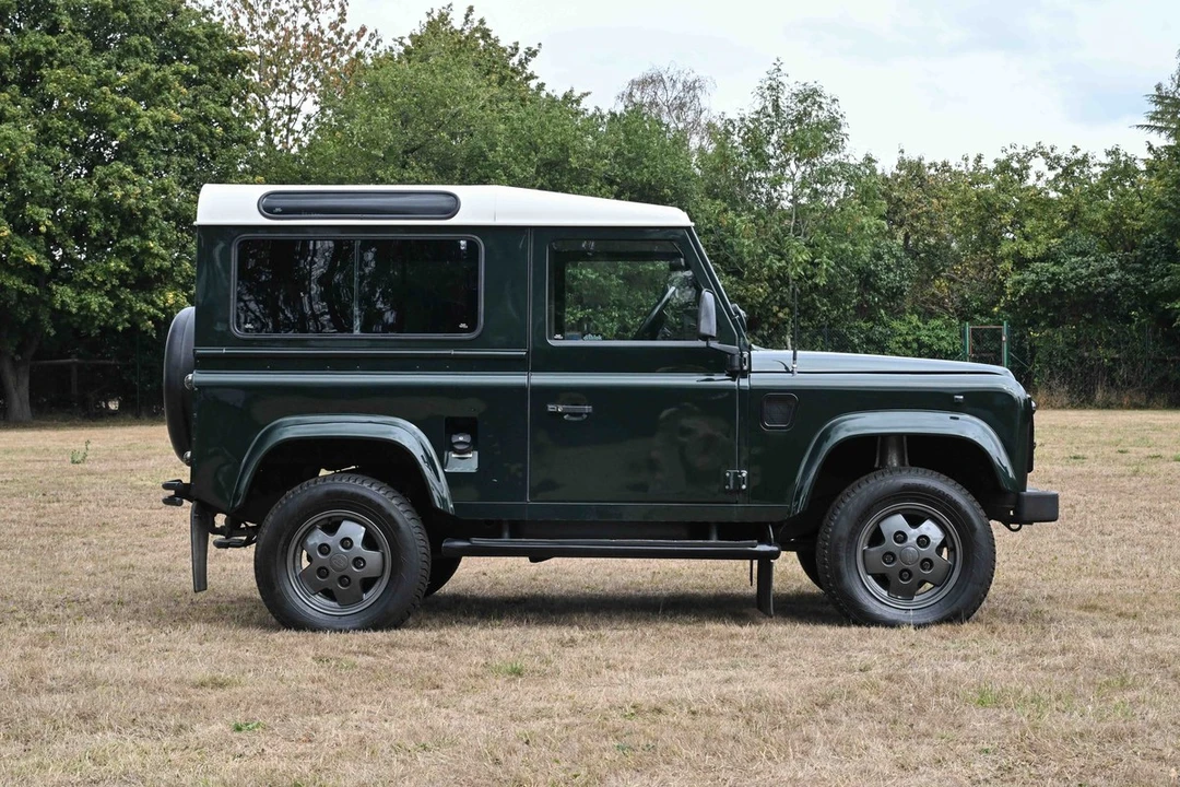 1995 Land Rover Defender 90 - Image 10 of 30