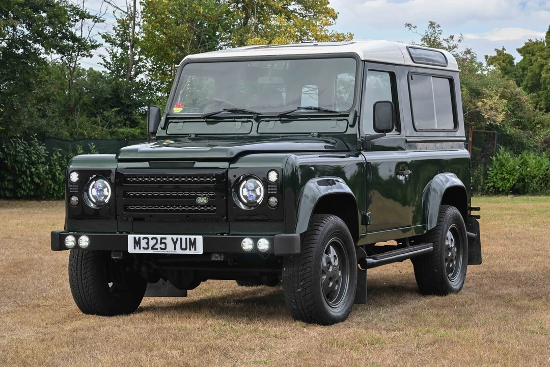 1995 Land Rover Defender 90 - Image 2 of 30