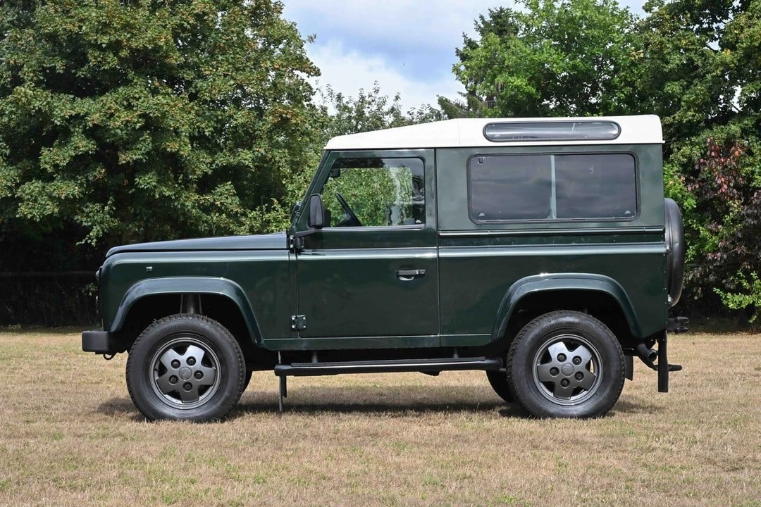 1995 Land Rover Defender 90 - Image 9 of 30
