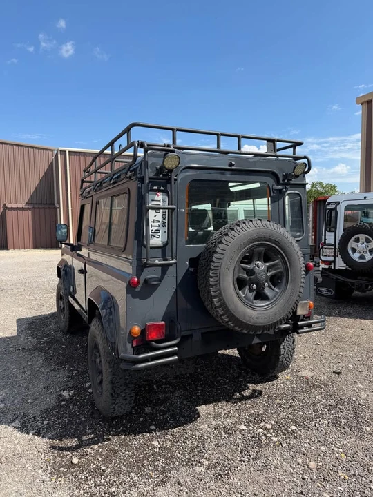 1995 Land Rover Defender 90 - Image 6 of 11