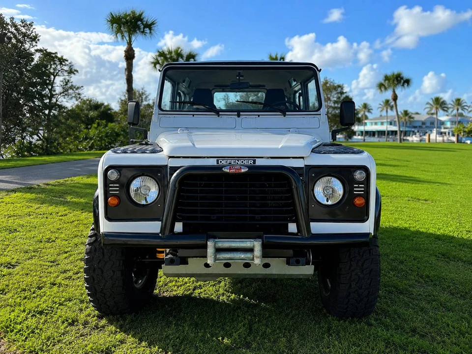 1995 Land Rover Defender 90 - Image 3 of 24