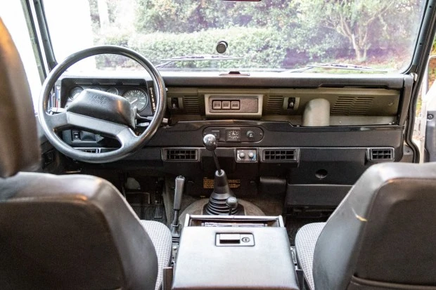 1995 Land Rover Defender 90 - Image 6 of 8