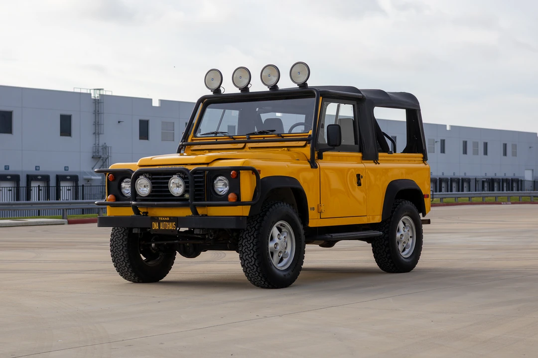 1995 Land Rover Defender 90 - Image 2 of 31