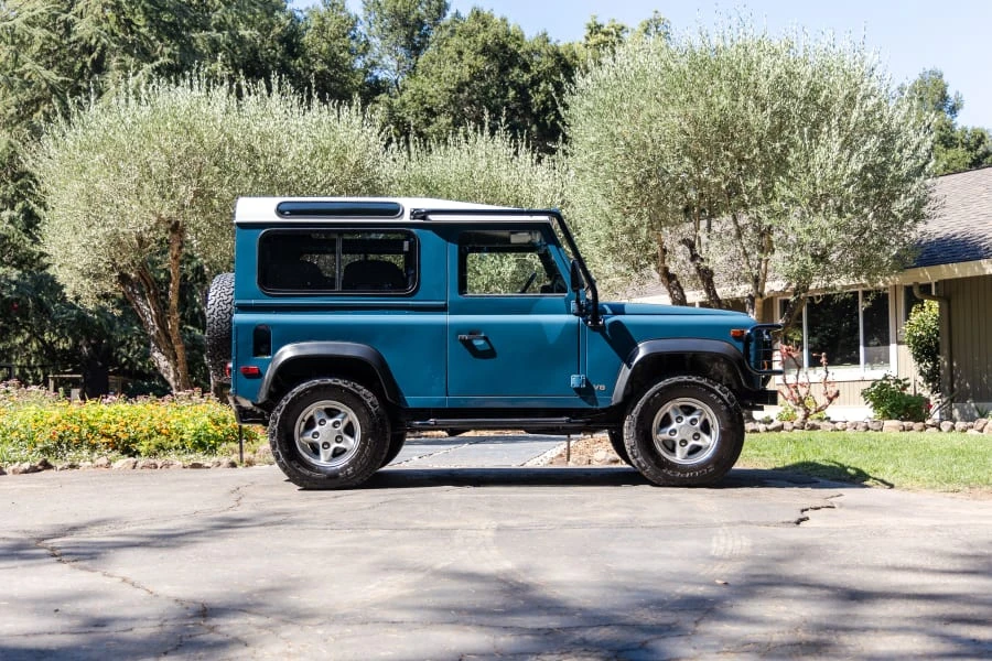 1995 Land Rover Defender 90 - Image 2 of 31