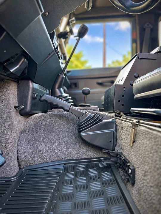 1995 Land Rover Defender 90 - Image 12 of 20