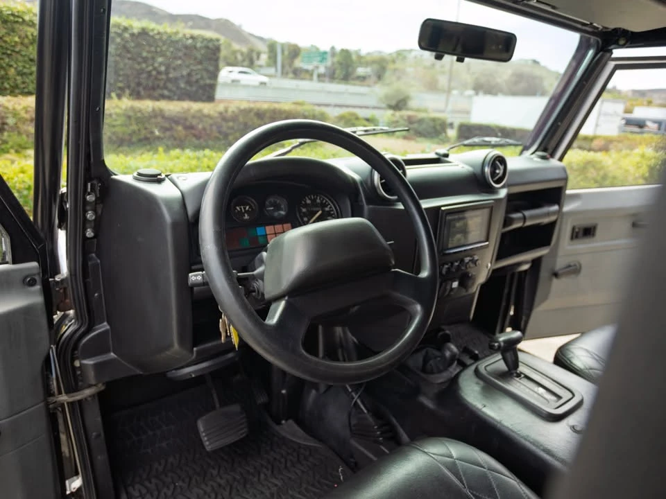 1995 Land Rover Defender 90 - Image 11 of 20