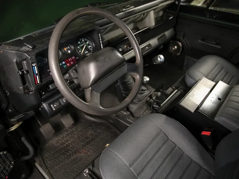 1995 Land Rover Defender 90 - Image 5 of 31