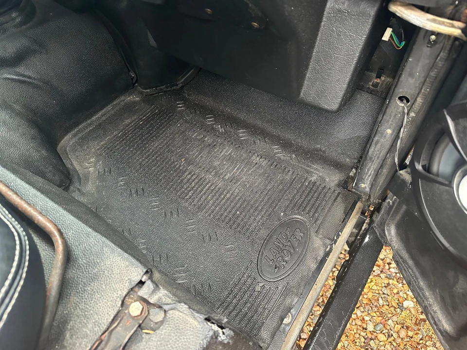 1995 Land Rover Defender 90 - Image 13 of 21
