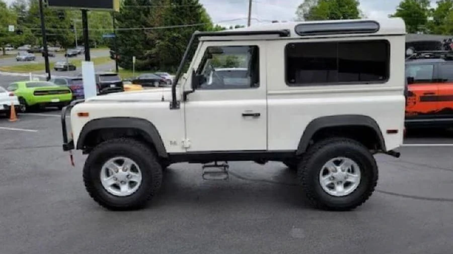 1995 Land Rover Defender 90 - Image 2 of 31