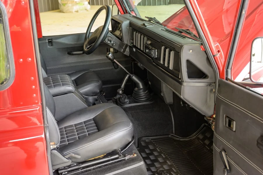 1995 Land Rover Defender 90 - Image 3 of 11