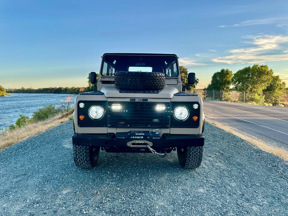 1995 Land Rover Defender 90 - Image 8 of 31