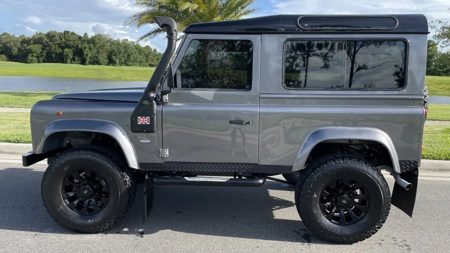 1995 Land Rover Defender 90 - Image 2 of 12