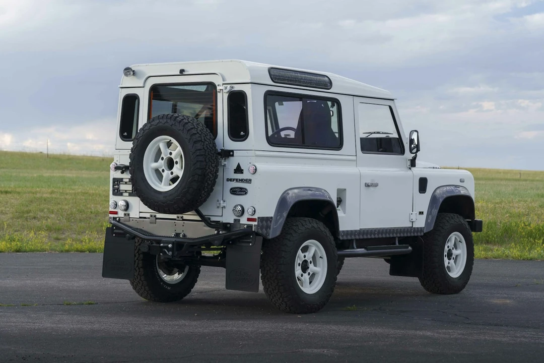 1995 Land Rover Defender 90 - Image 2 of 31