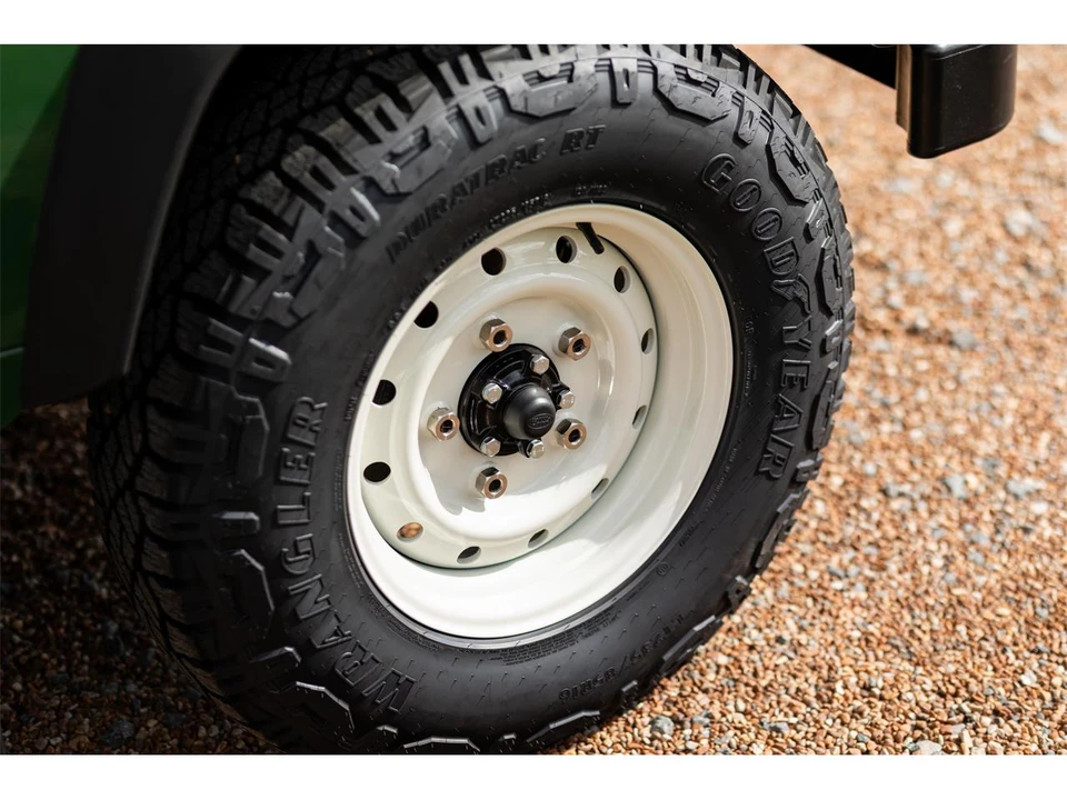 1995 Land Rover Defender - Image 6 of 27