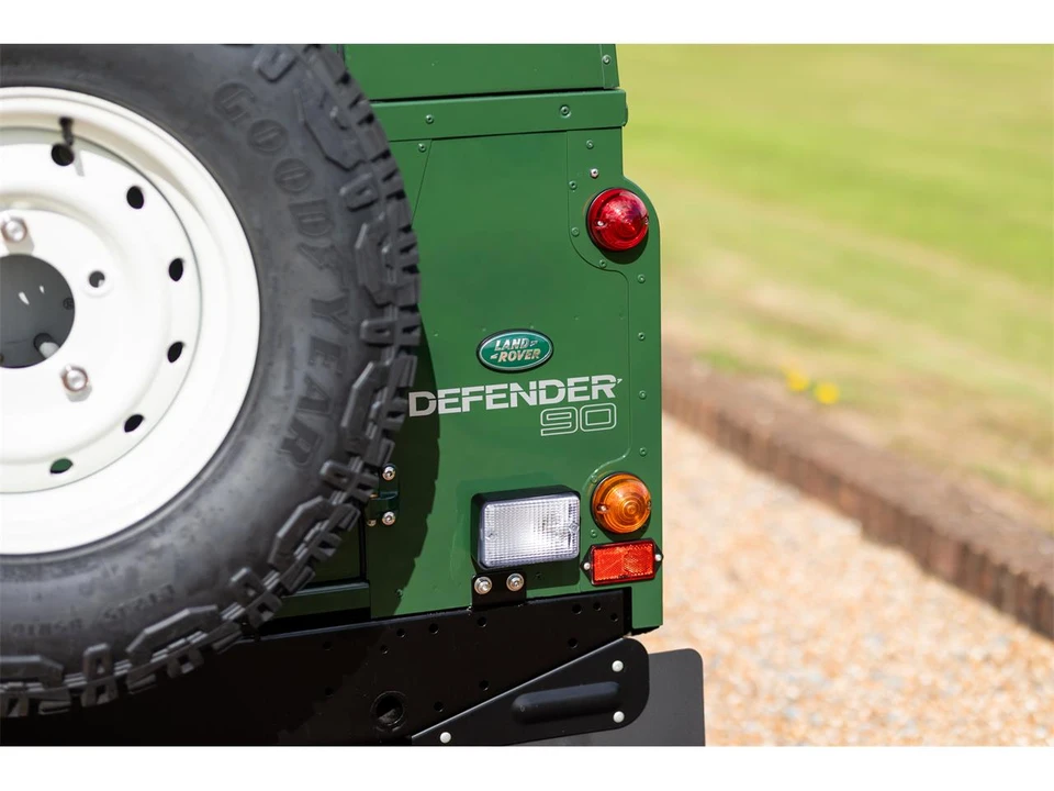 1995 Land Rover Defender - Image 10 of 27