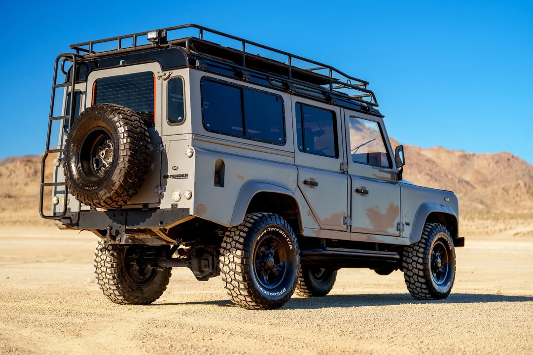1995 Land Rover Defender 110 - Image 5 of 21
