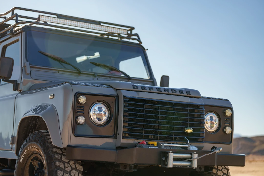 1995 Land Rover Defender 110 - Image 17 of 21