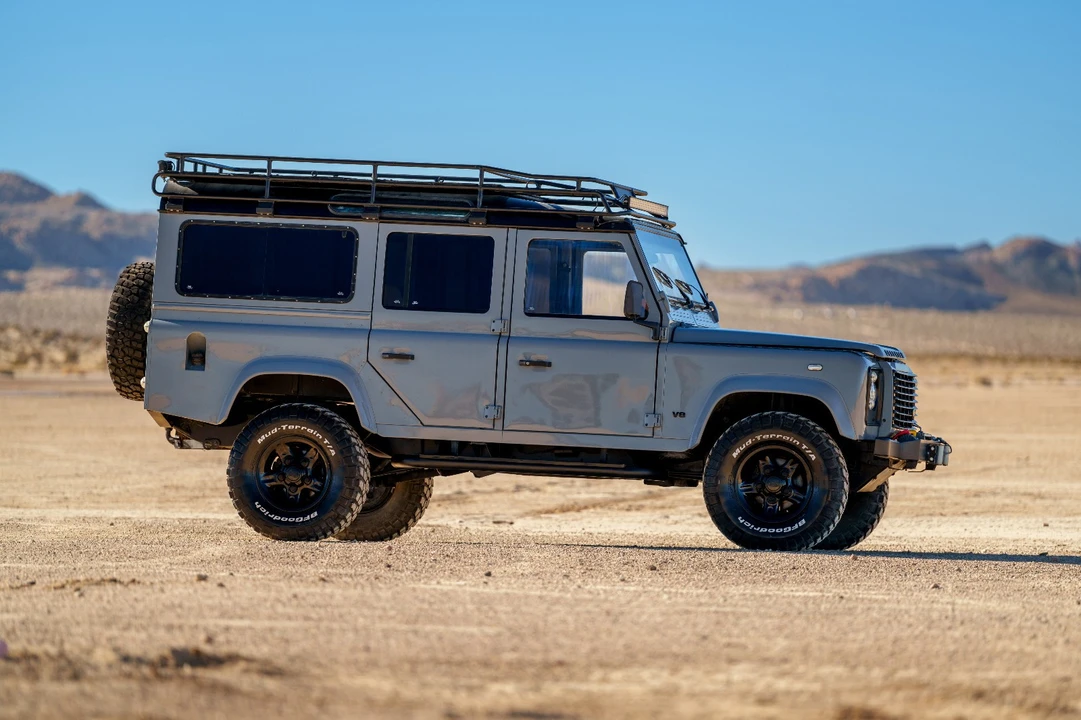 1995 Land Rover Defender 110 - Image 6 of 21