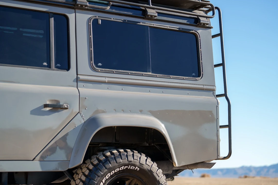 1995 Land Rover Defender 110 - Image 10 of 21