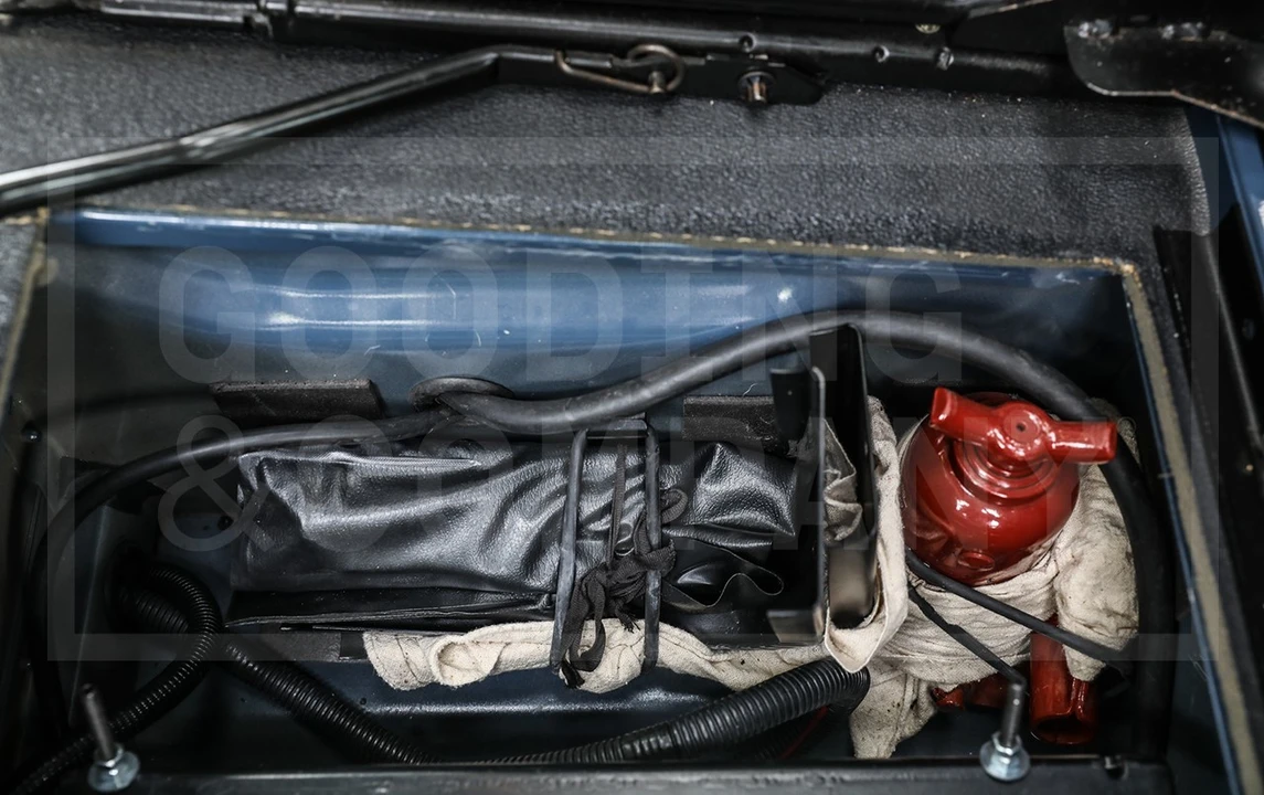 1995 Land Rover Defender 90 - Image 17 of 18