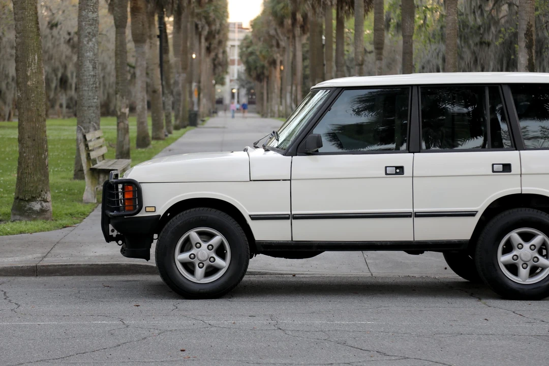 1995 Land Rover Range Rover Classic - Image 9 of 21
