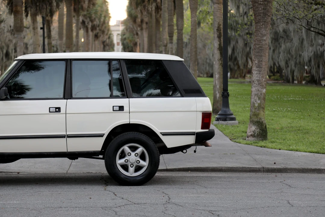 1995 Land Rover Range Rover Classic - Image 10 of 21