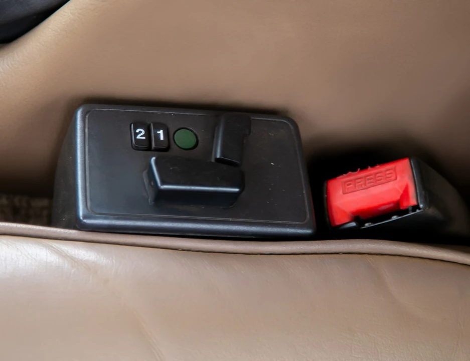 1995 Land Rover Range Rover Classic - Image 15 of 19