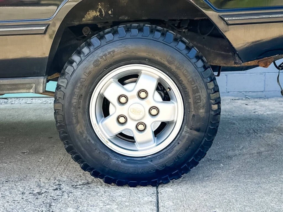 1995 Land Rover Range Rover Classic - Image 6 of 21