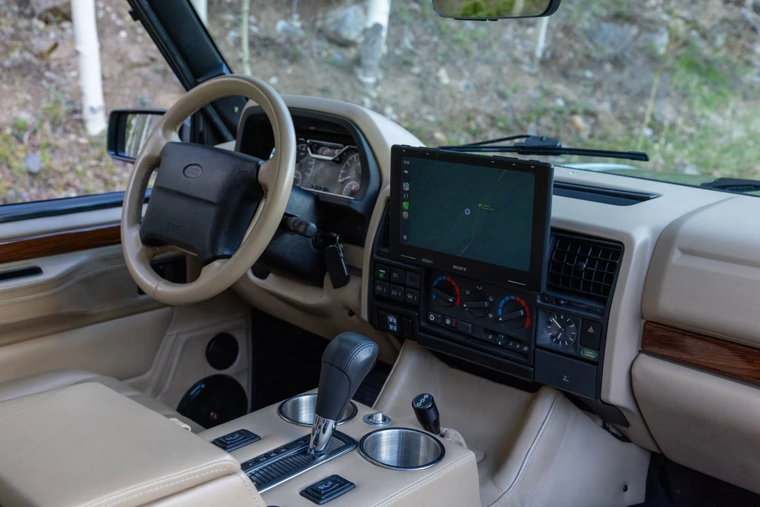 1995 Land Rover Range Rover Classic - Image 14 of 31