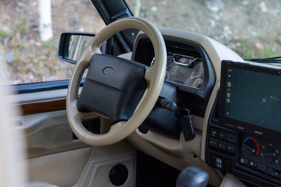 1995 Land Rover Range Rover Classic - Image 17 of 31