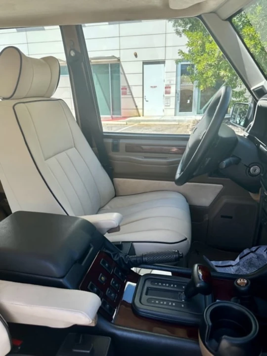 1995 Land Rover Range Rover Classic - Image 11 of 23