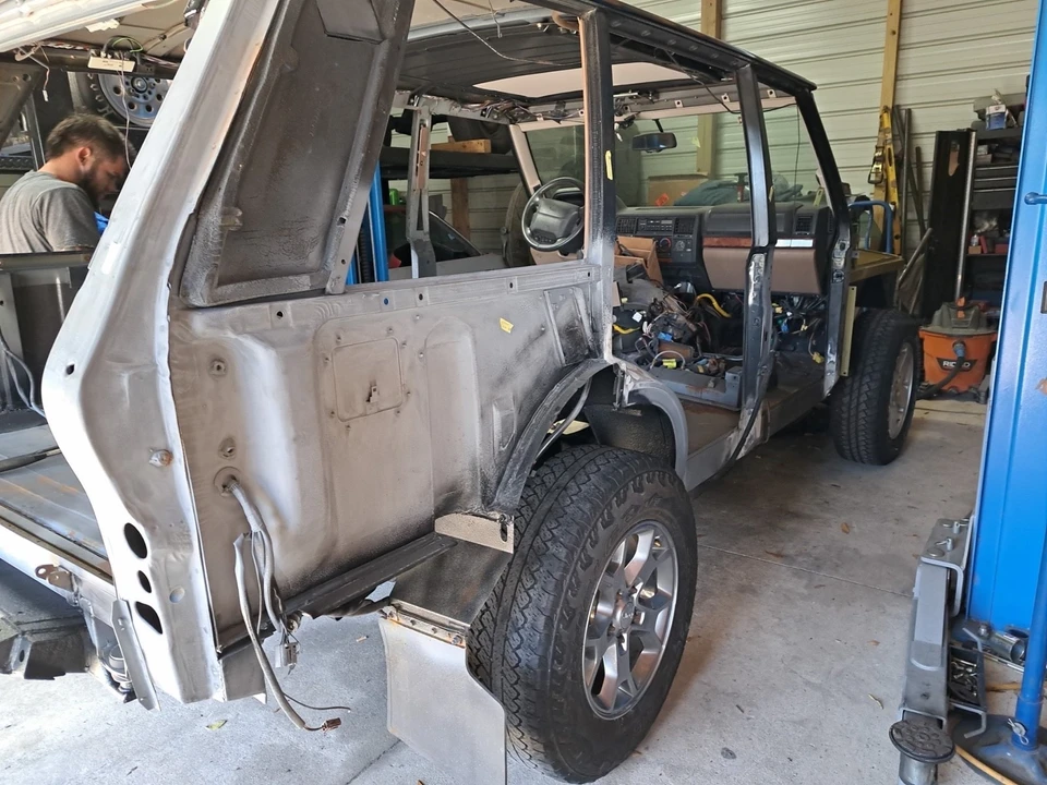 1995 Land Rover Range Rover Classic - Image 10 of 31