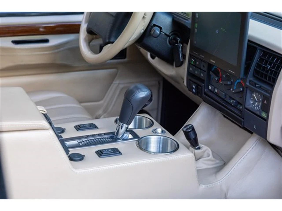 1995 Land Rover Range Rover Classic - Image 11 of 31