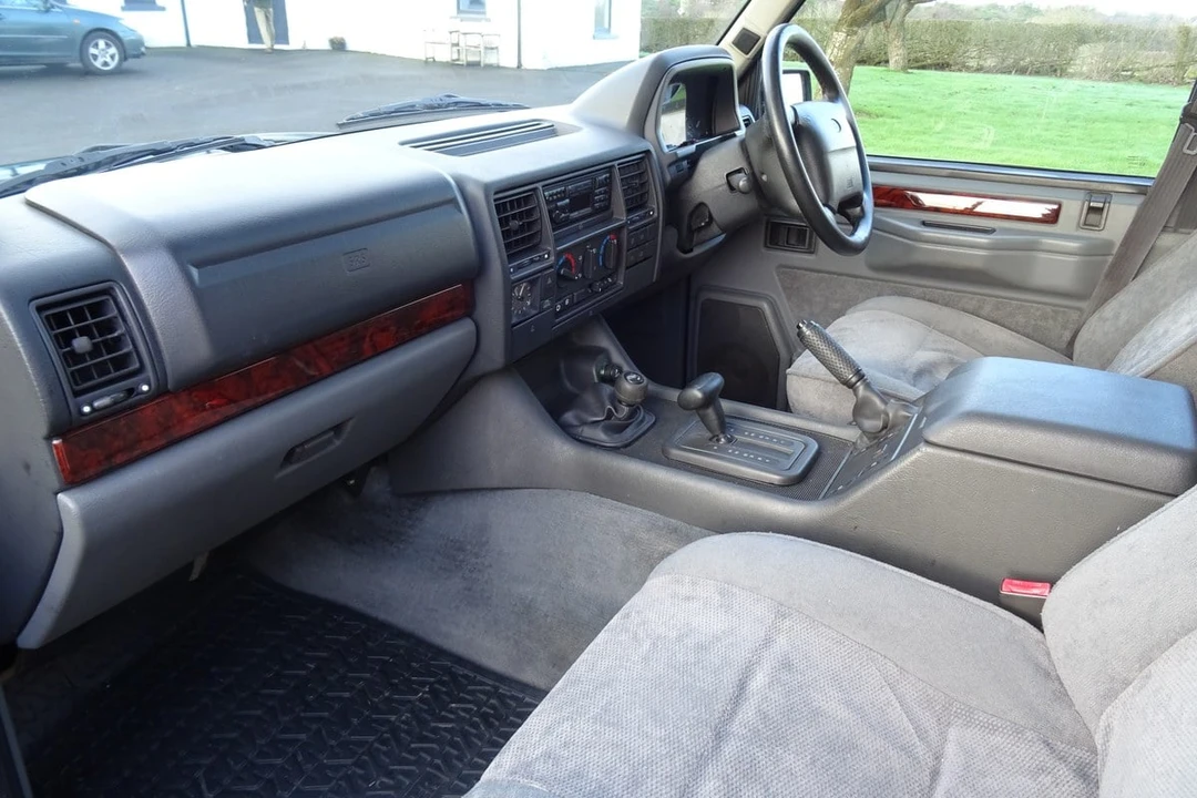 1995 Land Rover Range Rover Classic - Image 6 of 30