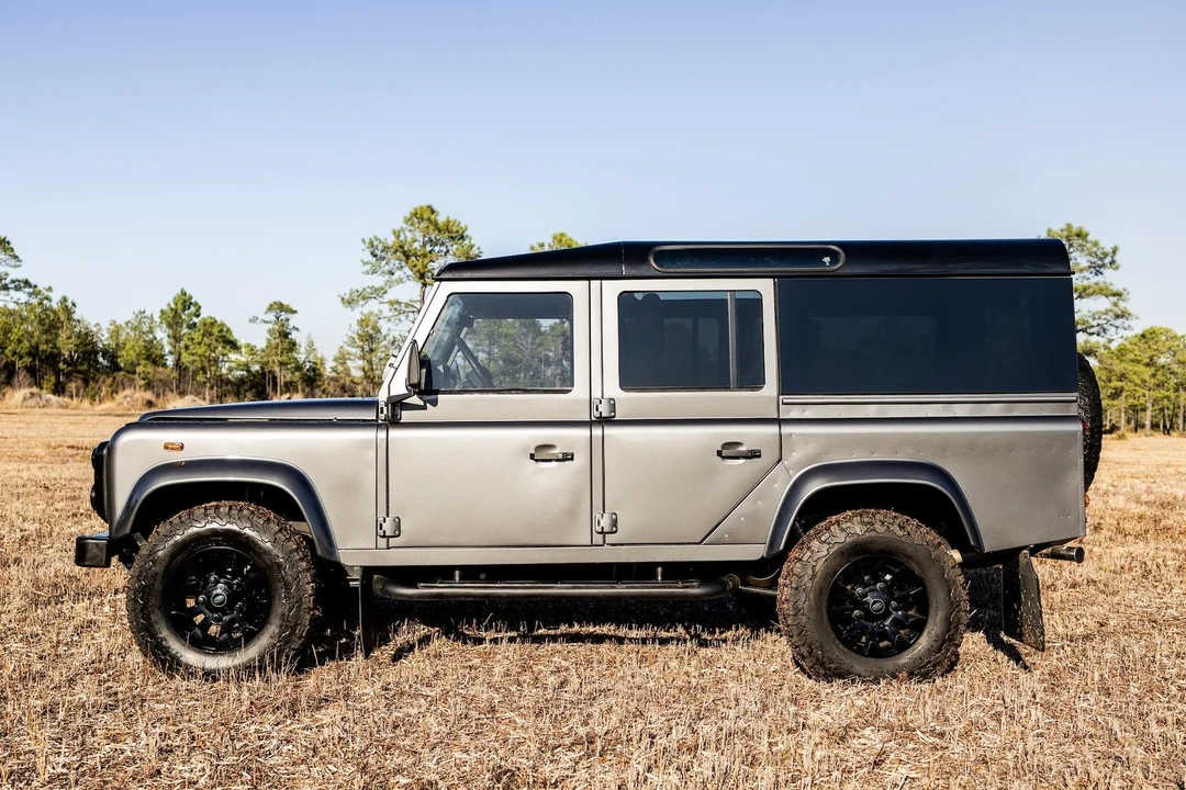 1995 Land Rover Defender 110 - Image 4 of 21
