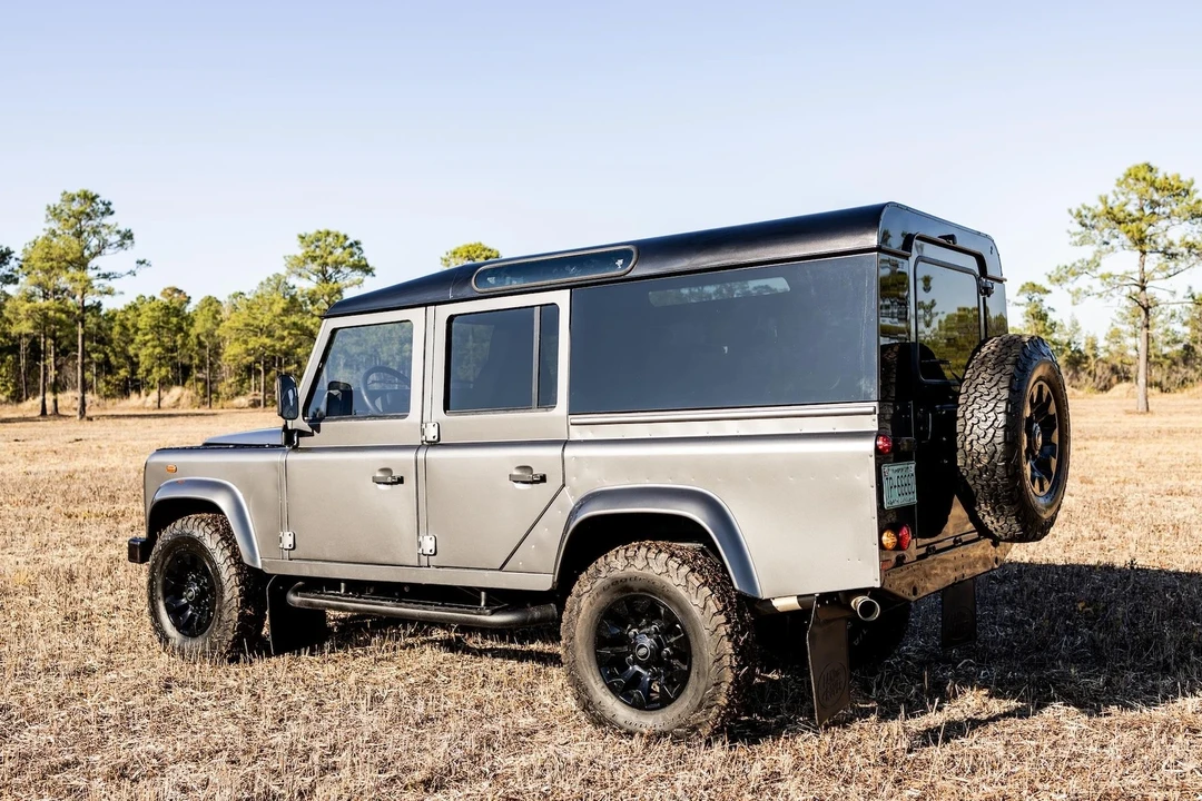1995 Land Rover Defender 110 - Image 5 of 21