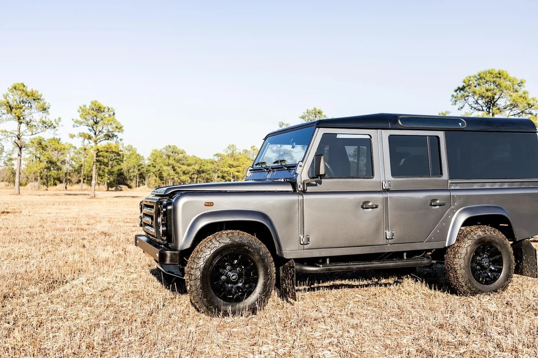 1995 Land Rover Defender 110 - Image 3 of 21