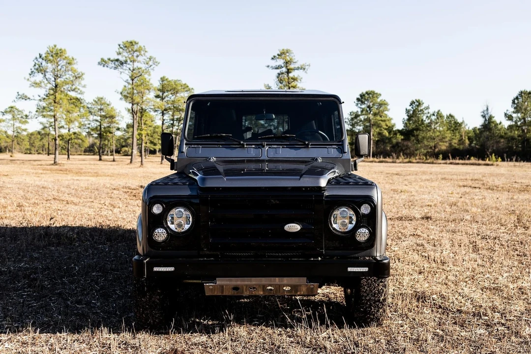 1995 Land Rover Defender 110 - Image 2 of 21
