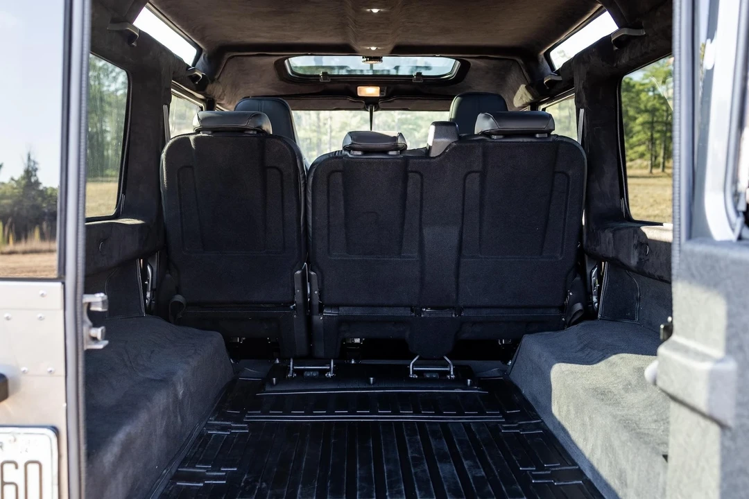 1995 Land Rover Defender 110 - Image 9 of 21