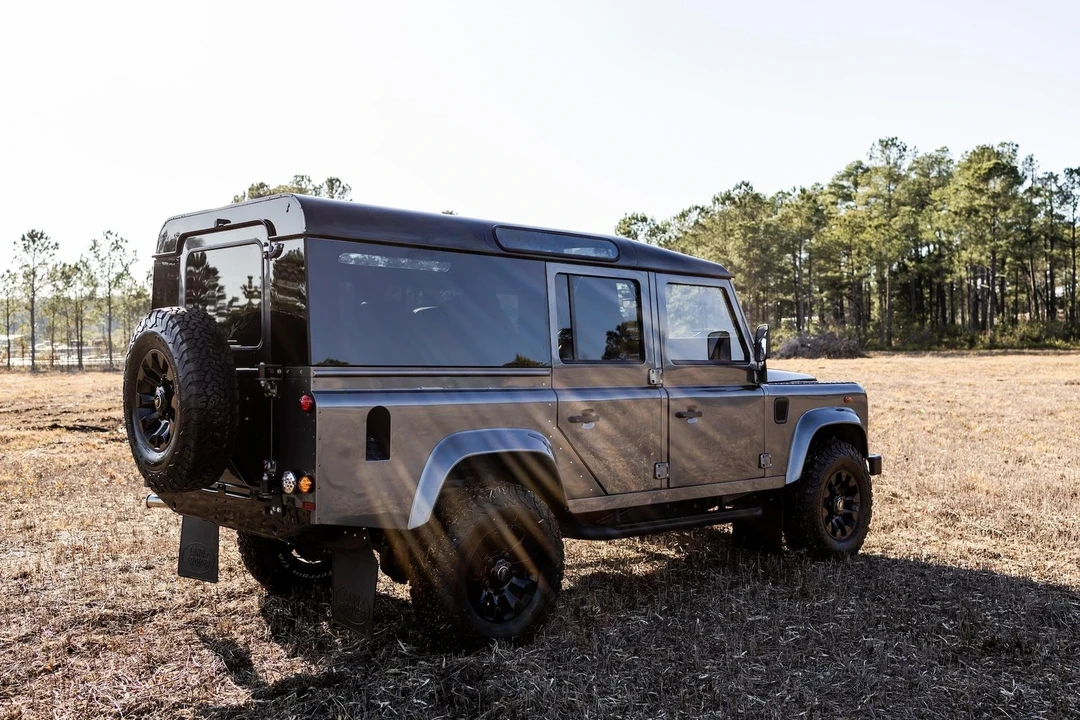1995 Land Rover Defender 110 - Image 17 of 21